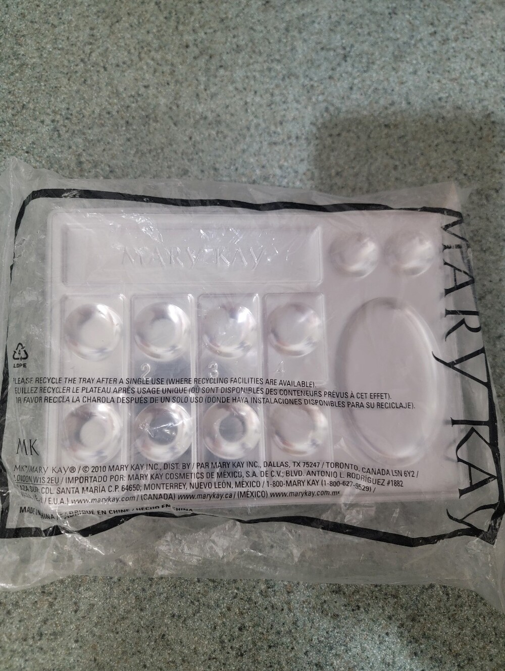 Mary Kay Cosmetics 2010 Clear Plastic Single Use Party Sample Trays Pack Of 30